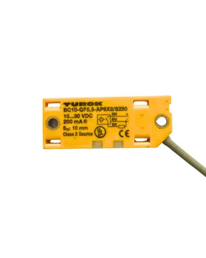 [BC10-QF5,5-AP6X2/S250L] Kapacitatīvais sensors BC10-QF5,5-AP6X2/S250